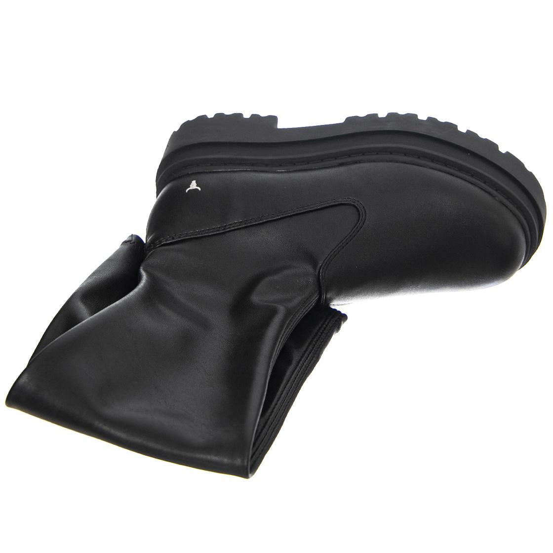  WSSPRETEND-BLK  WINDSOR SMITH 