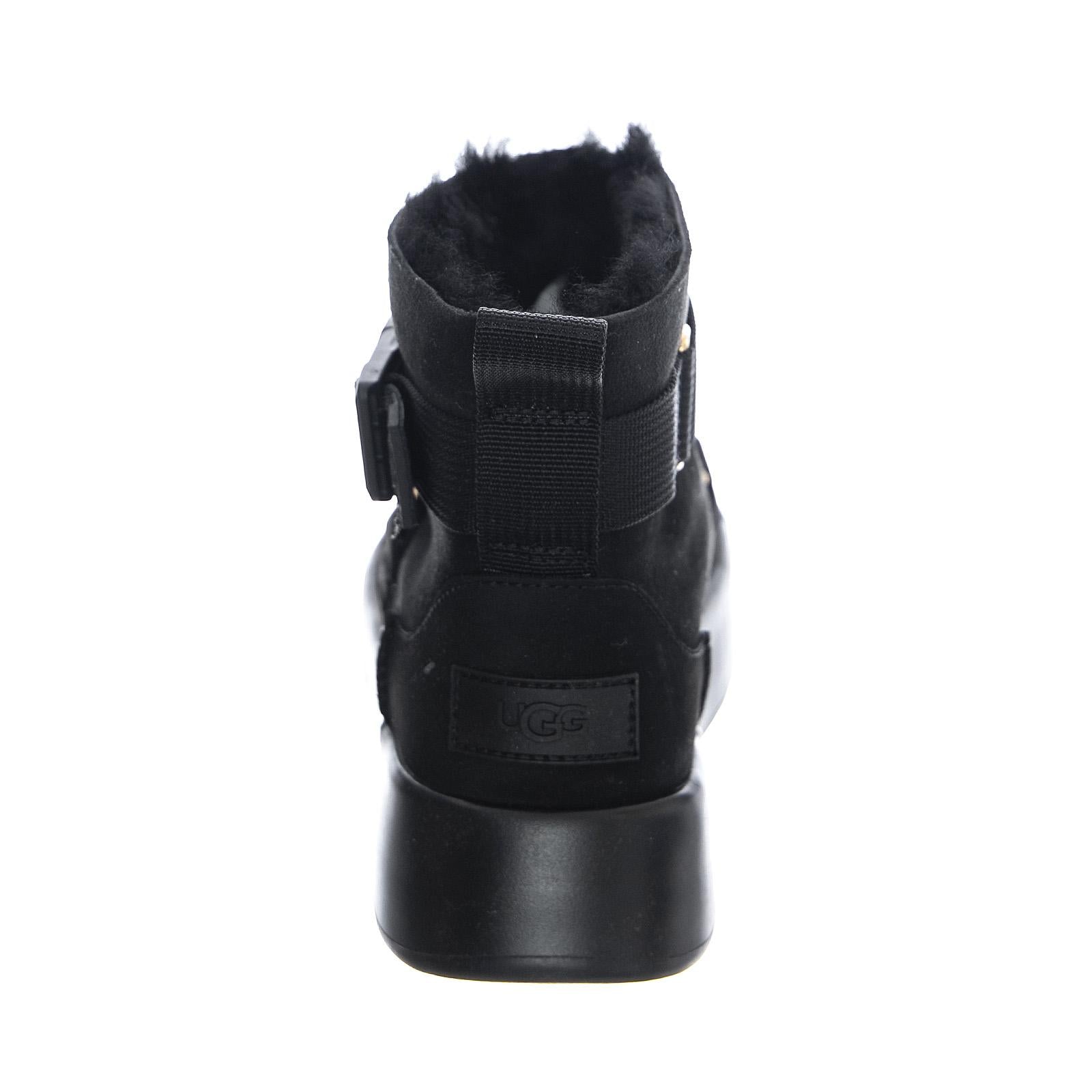  UGSCLBBUBLK1104616W  UGG 