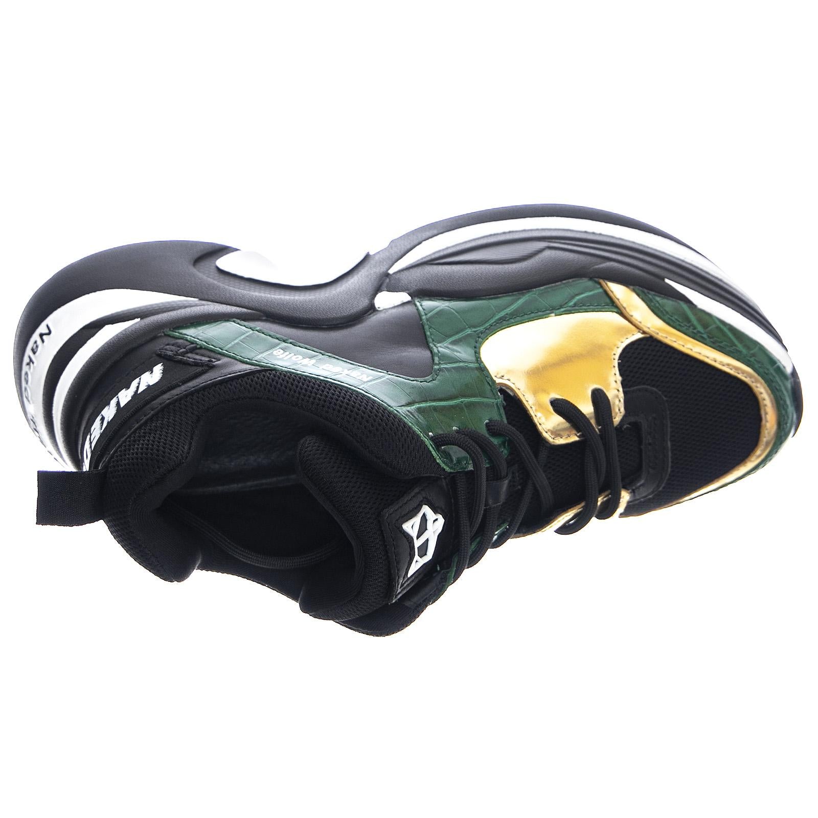  NWSTRACK-GRNCR  NAKED WOLFE 