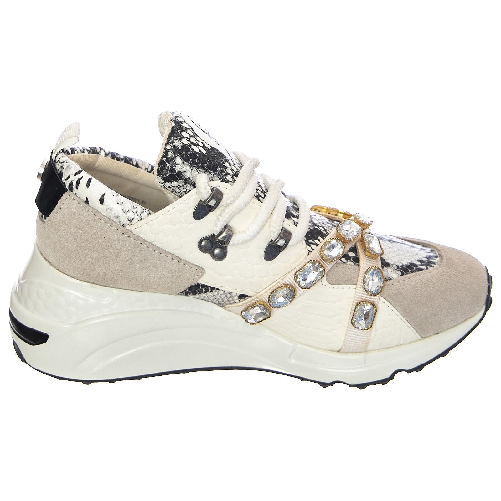  SMPCREDIT-WHTSNK  STEVE MADDEN 