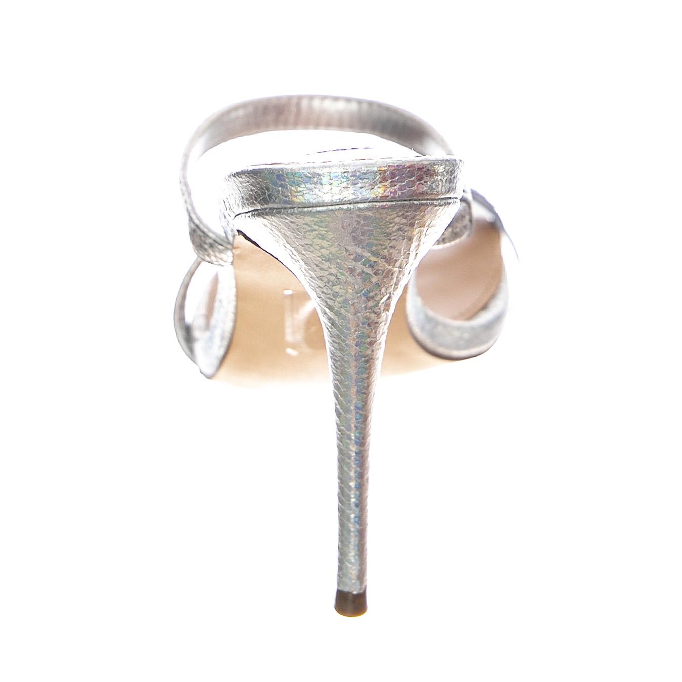  SMSNAME-MET  STEVE MADDEN 