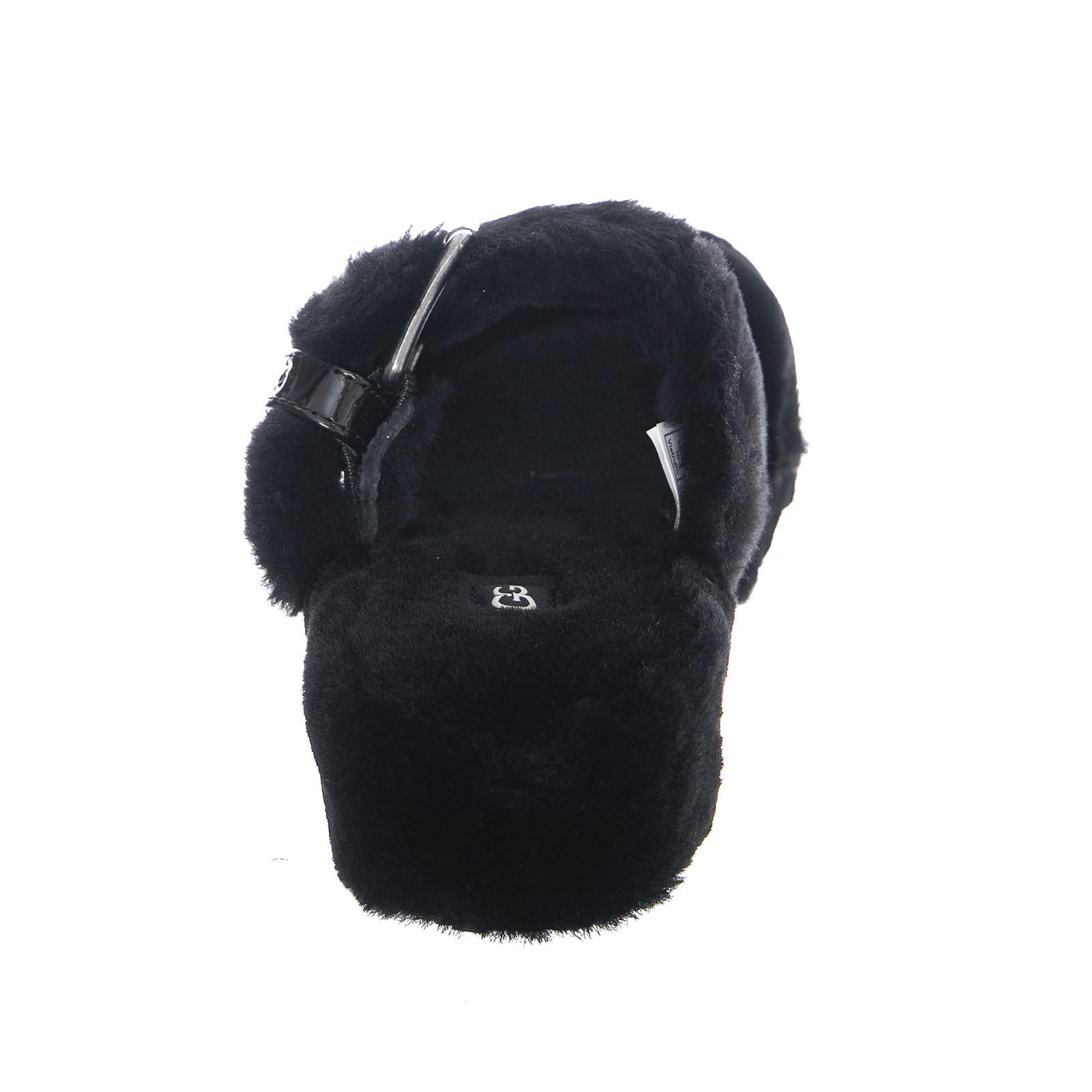  UGSFUZZYBK1104662W  UGG 