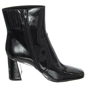  JCSJC85611-BLA  JEFFREY CAMPBELL 