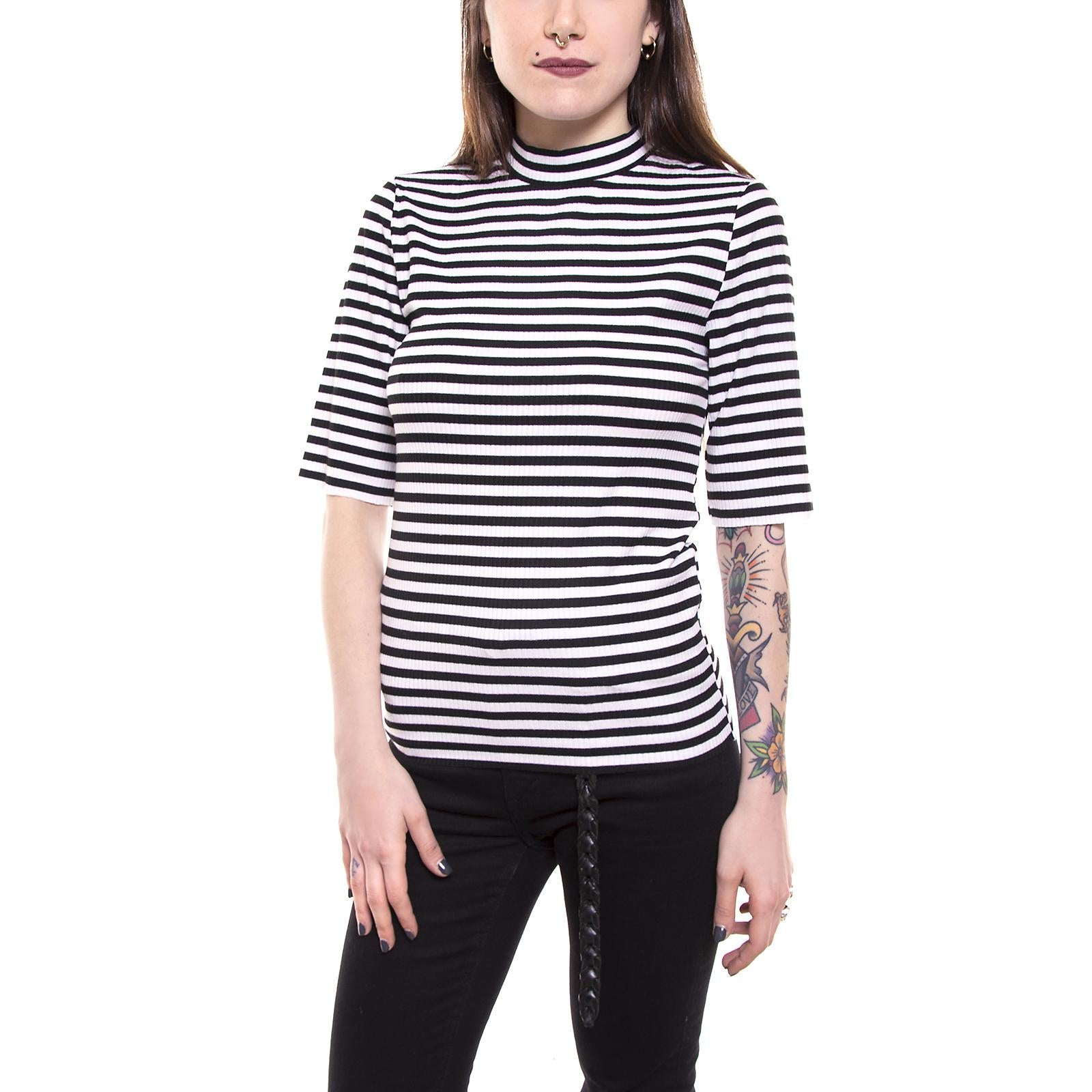 CHATRINE TEE BLACK 121380027-999  MINIMUM 