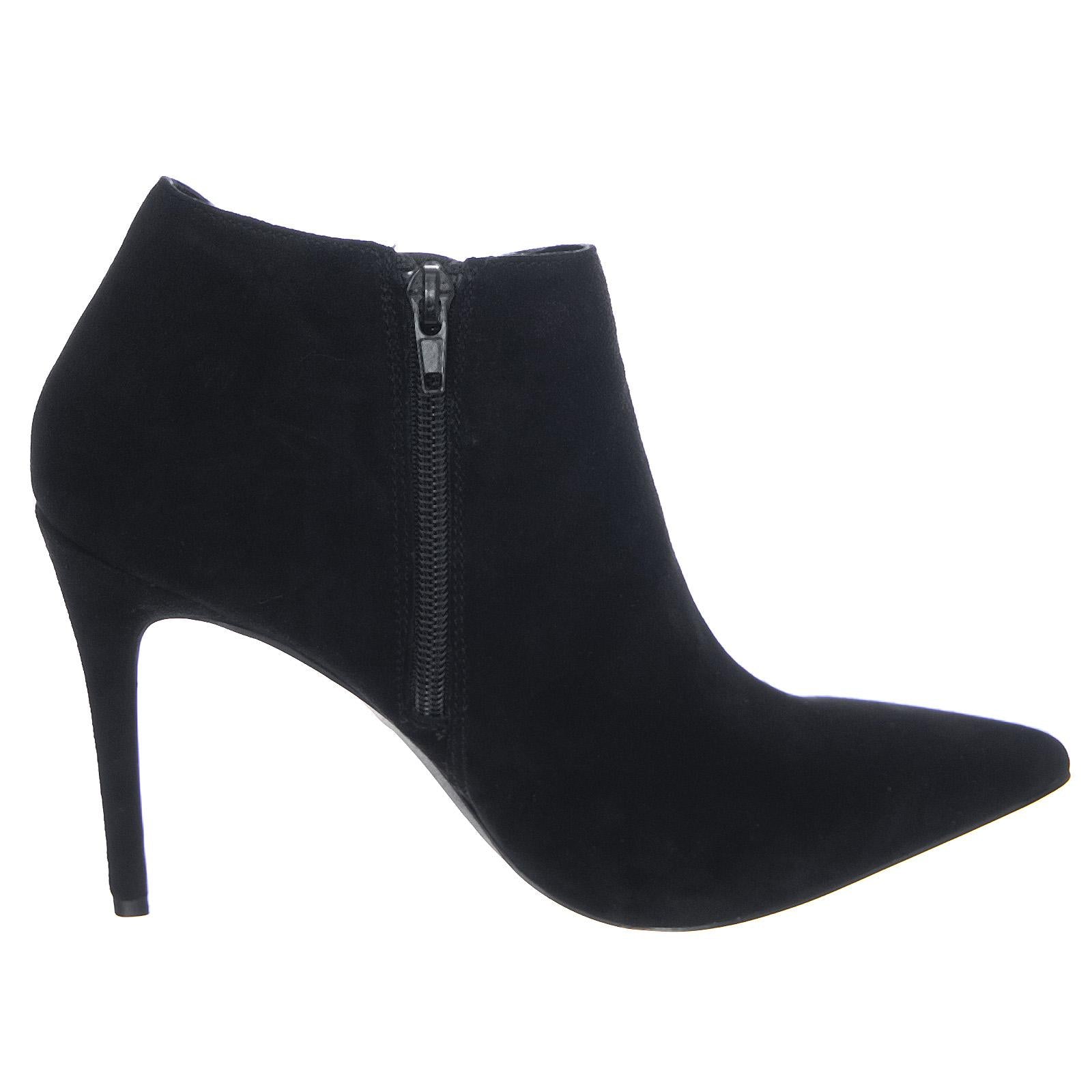  ARIZ02S1  STEVE MADDEN 