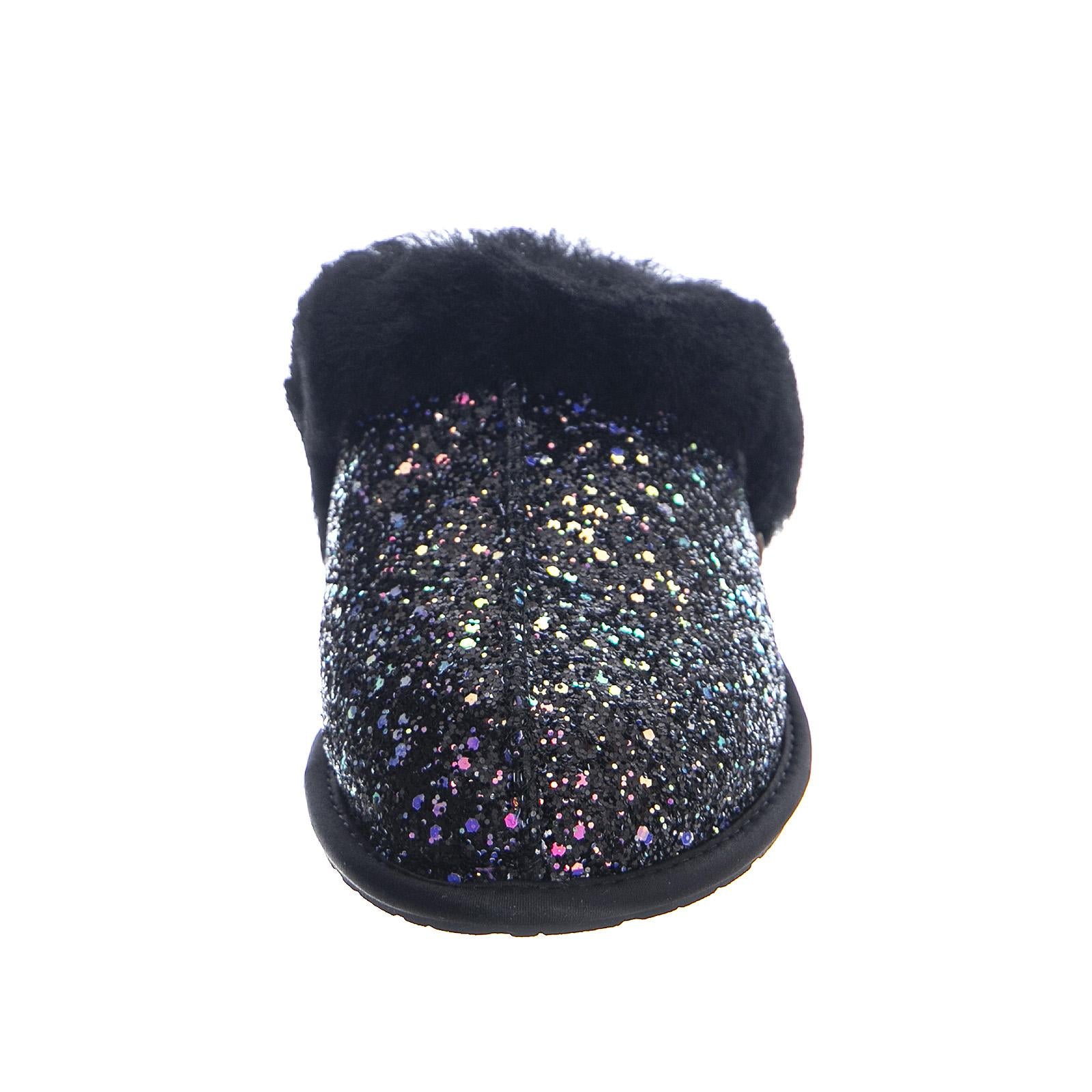  UGSSCUFCBK1107074W  UGG 