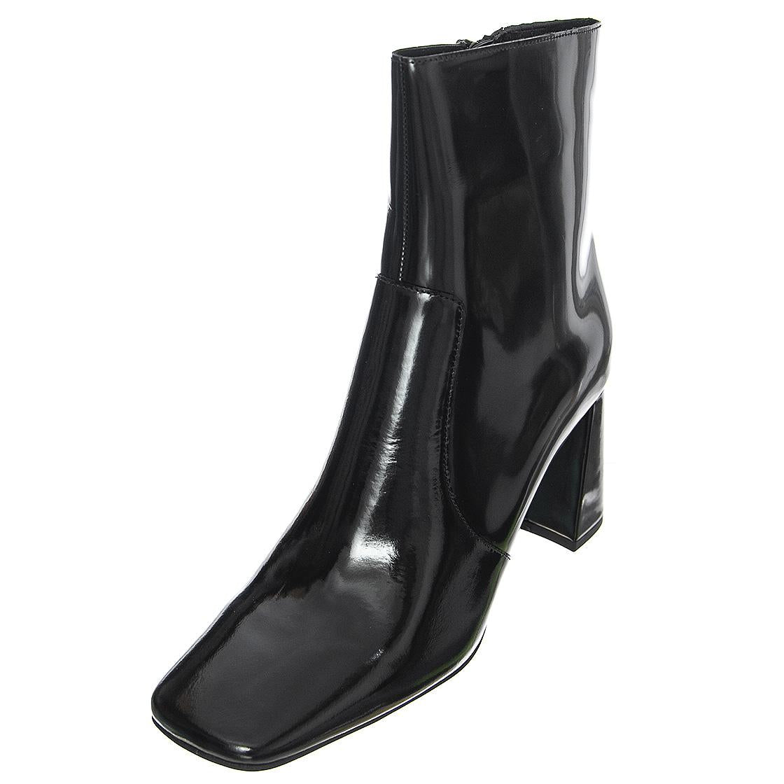  JCSJC85611-BLA  JEFFREY CAMPBELL 