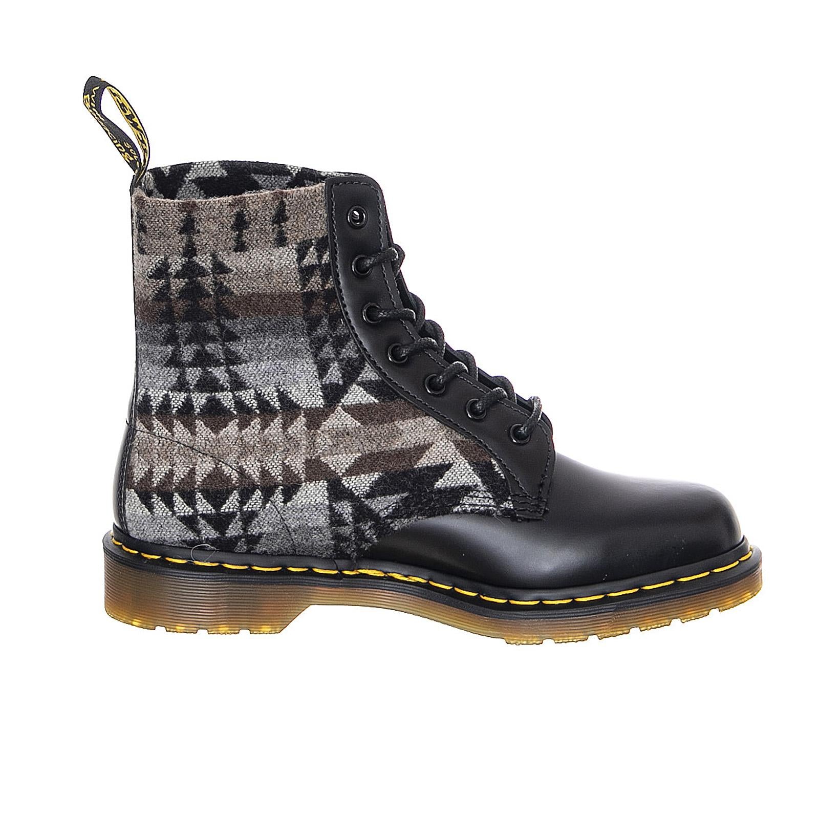  DMPPENDBK14589001  DR.MARTENS 
