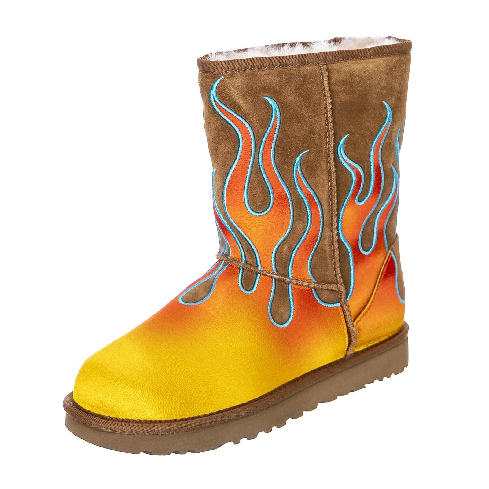  UGSJSCLSFLCN1092888W  UGG 