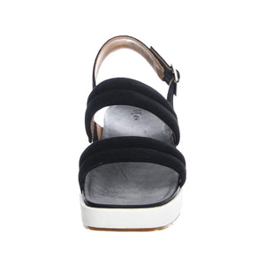  UGSLYNNBK1111071W  UGG 