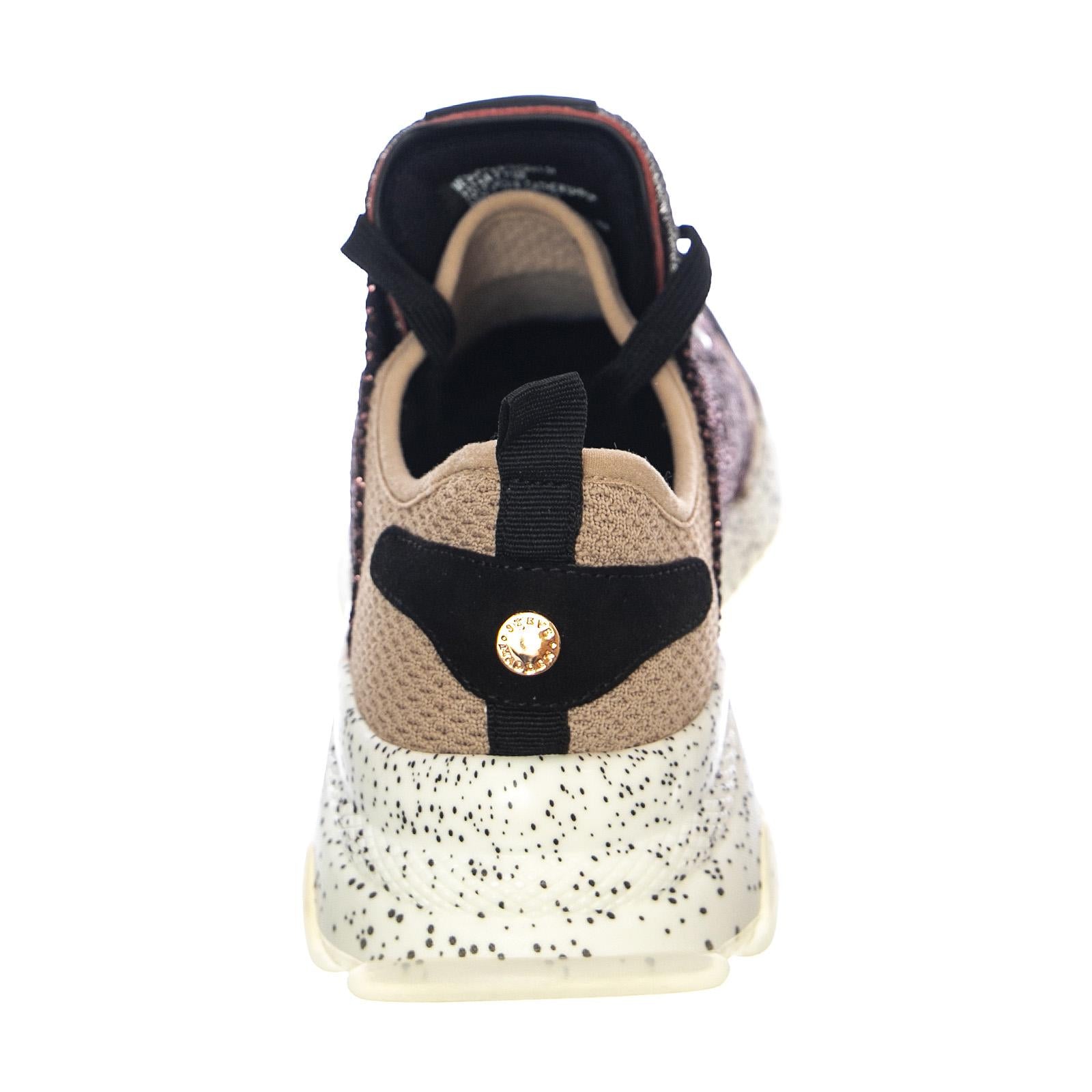  MECSC01S1  STEVE MADDEN 