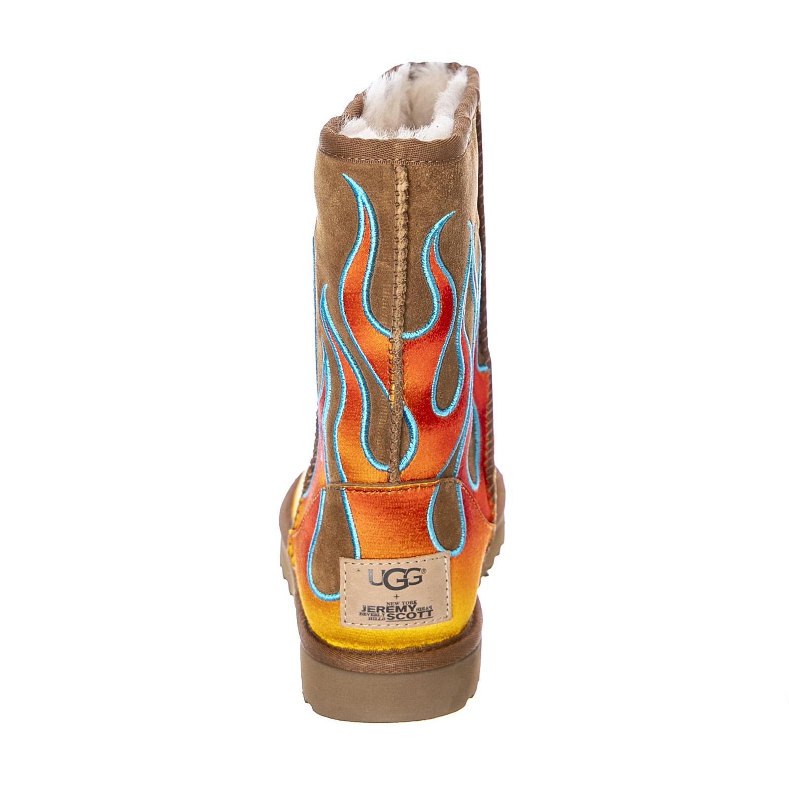  UGSJSCLSFLCN1092888W  UGG 