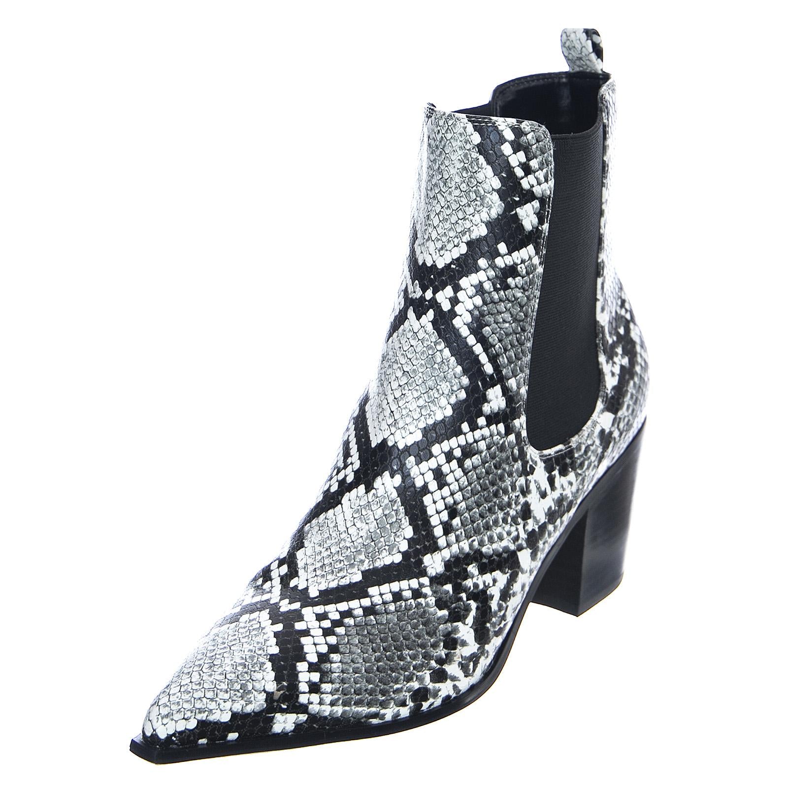  BFSFRANCES-SNAKE  BUFFALO 